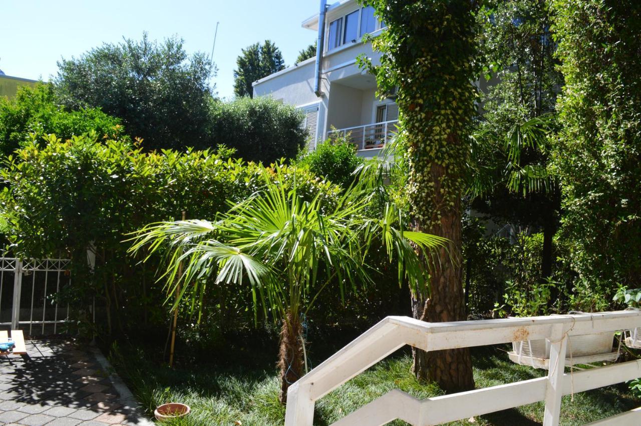 A Cozy Duplex In The Lalzi Bay Vila Durrës Exterior foto